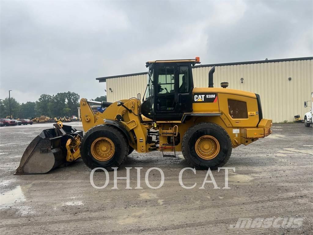 CAT 938M Фронтальные погрузчики
