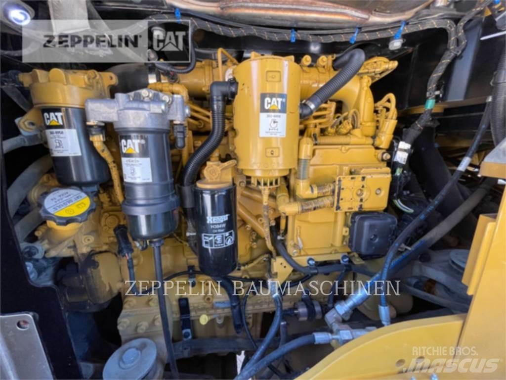 CAT 938M Фронтальные погрузчики