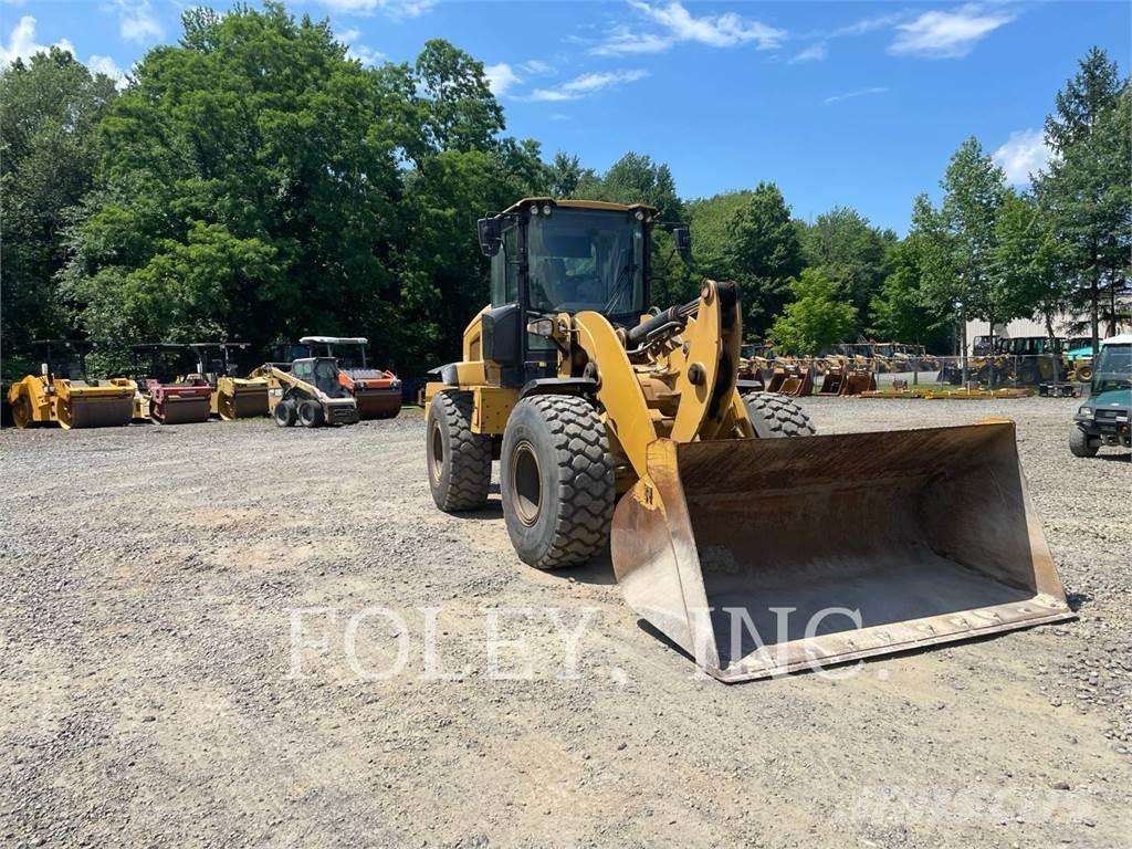 CAT 938M Фронтальные погрузчики