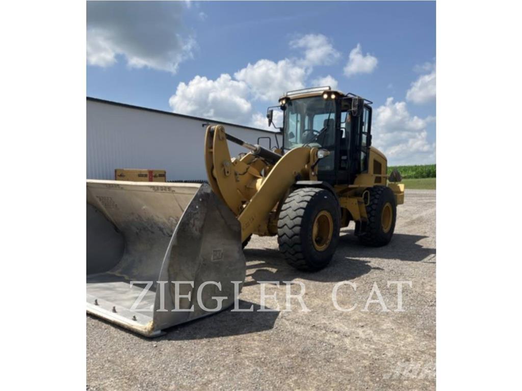 CAT 938M Фронтальные погрузчики