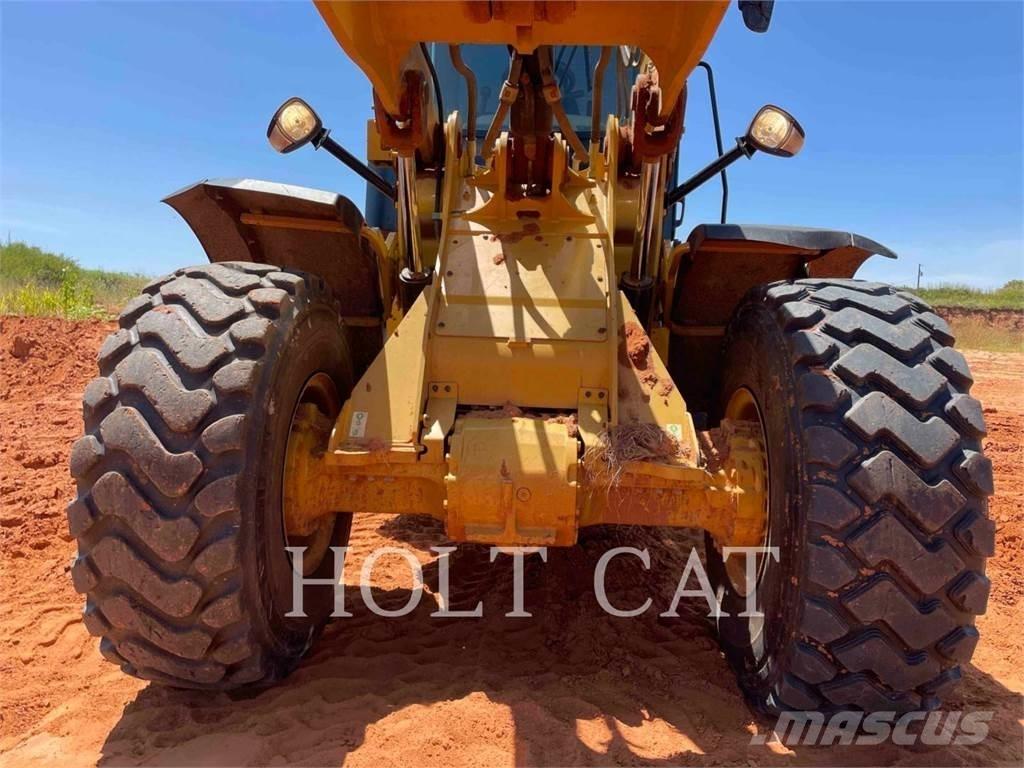 CAT 938M Фронтальные погрузчики