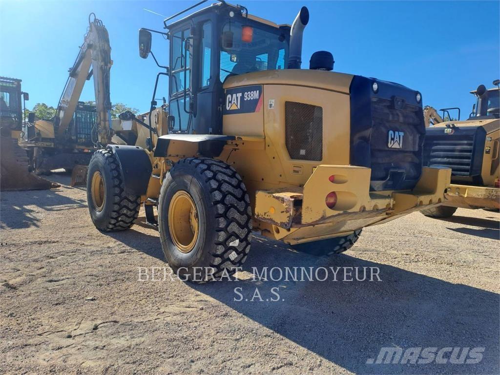 CAT 938M Фронтальные погрузчики