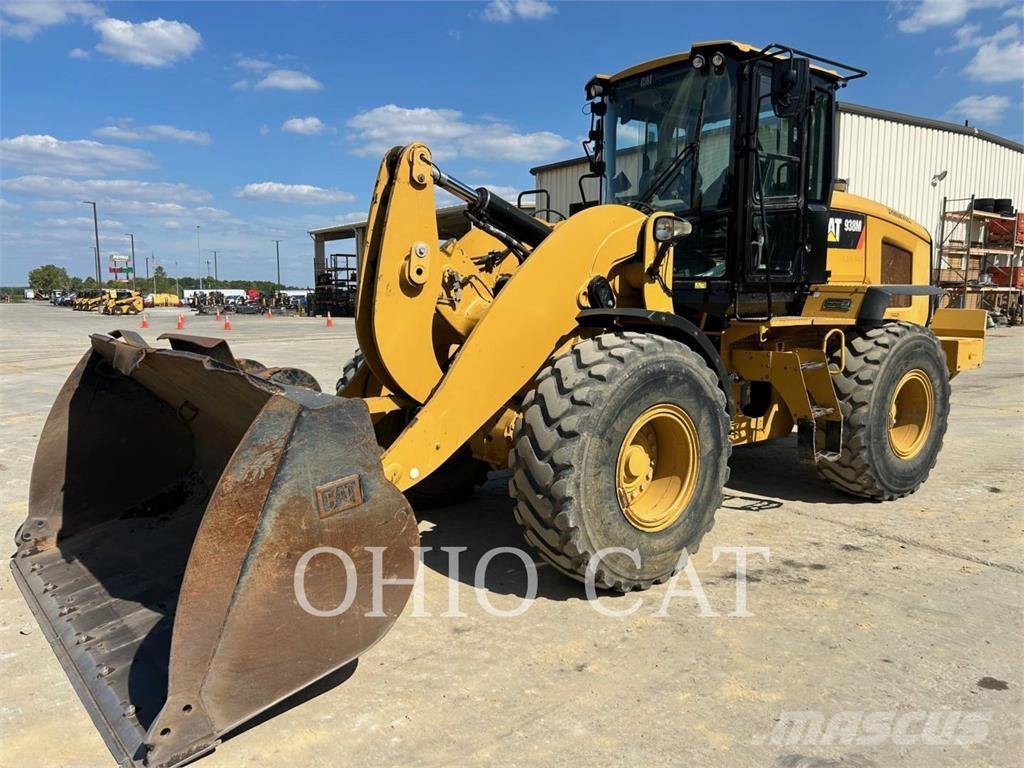 CAT 938M Фронтальные погрузчики