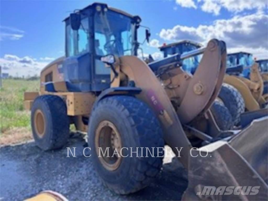 CAT 938M Фронтальные погрузчики