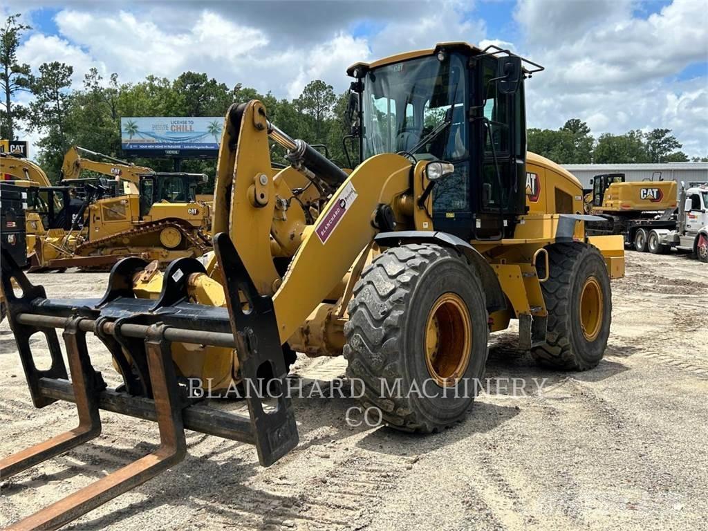CAT 938M Фронтальные погрузчики