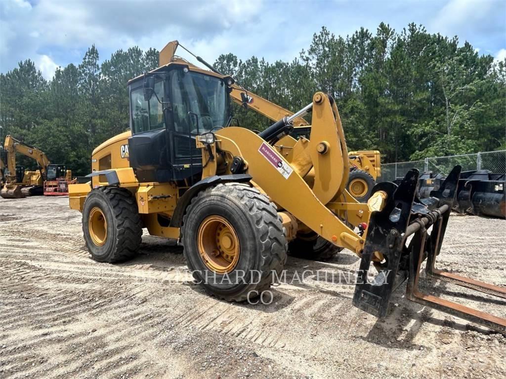 CAT 938M Фронтальные погрузчики