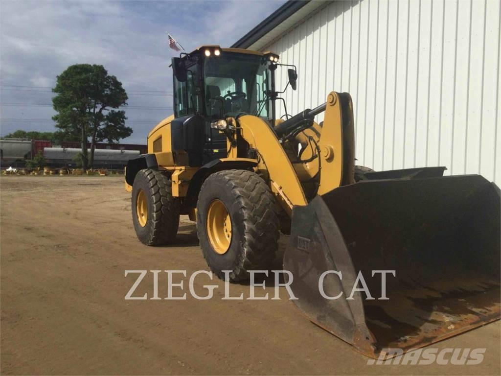 CAT 938M Фронтальные погрузчики