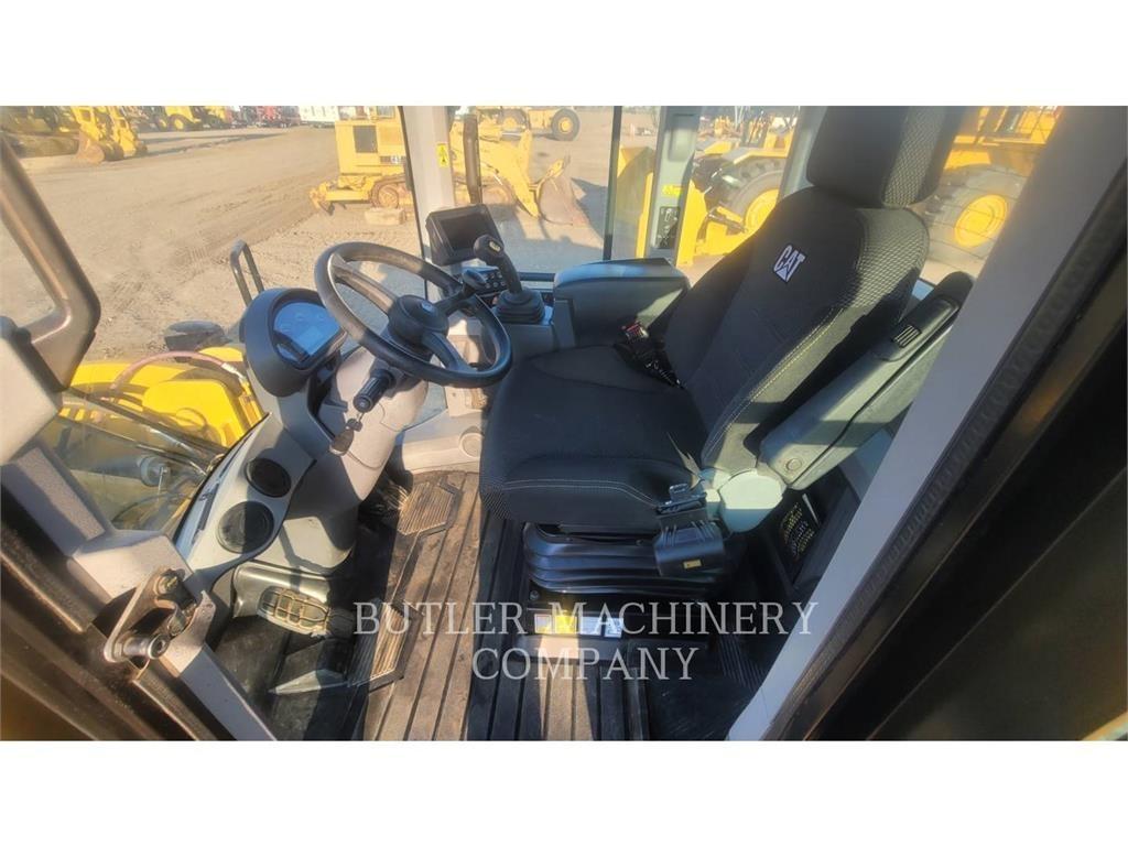 CAT 938M Фронтальные погрузчики