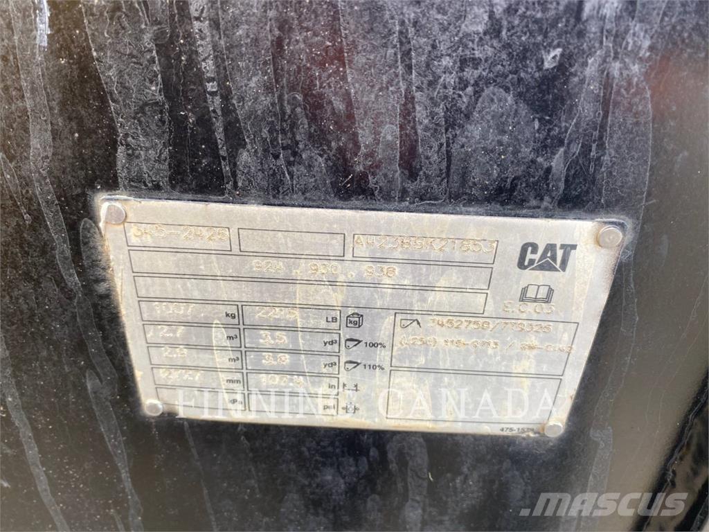 CAT 938M Фронтальные погрузчики