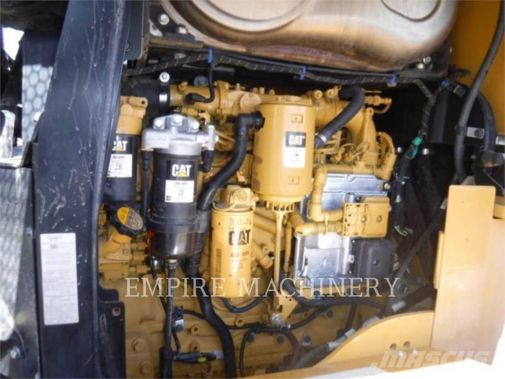 CAT 938M Фронтальные погрузчики