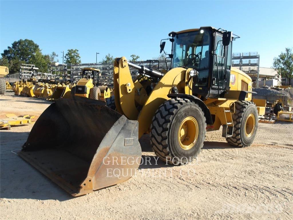 CAT 938M Фронтальные погрузчики