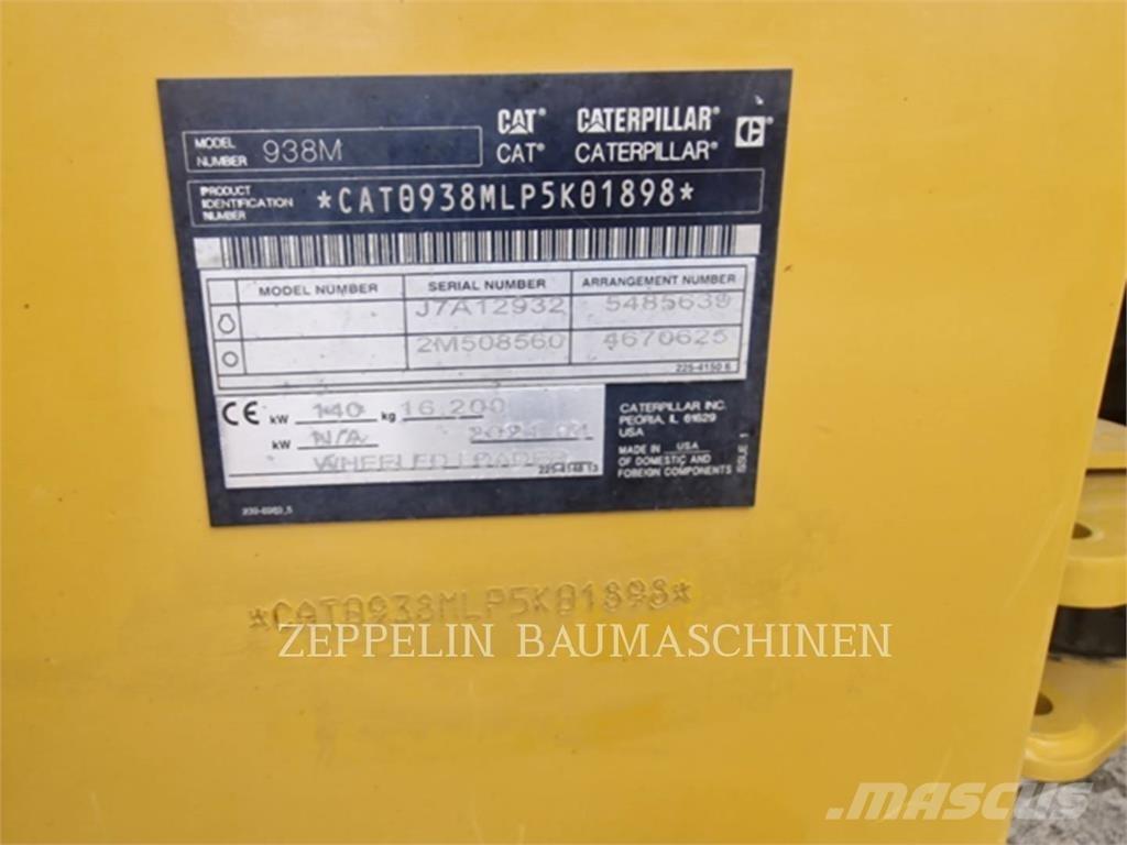 CAT 938M Фронтальные погрузчики