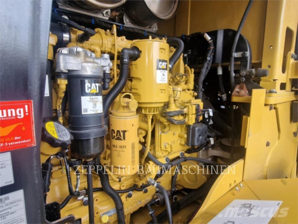 CAT 938M Фронтальные погрузчики