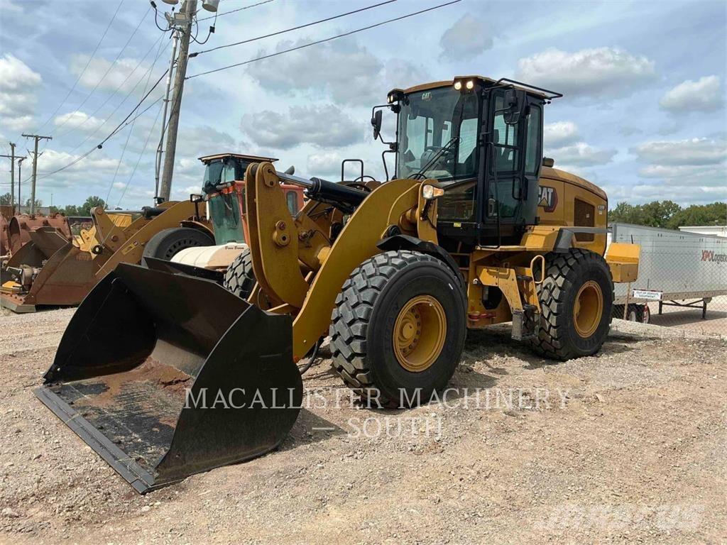 CAT 938M Фронтальные погрузчики