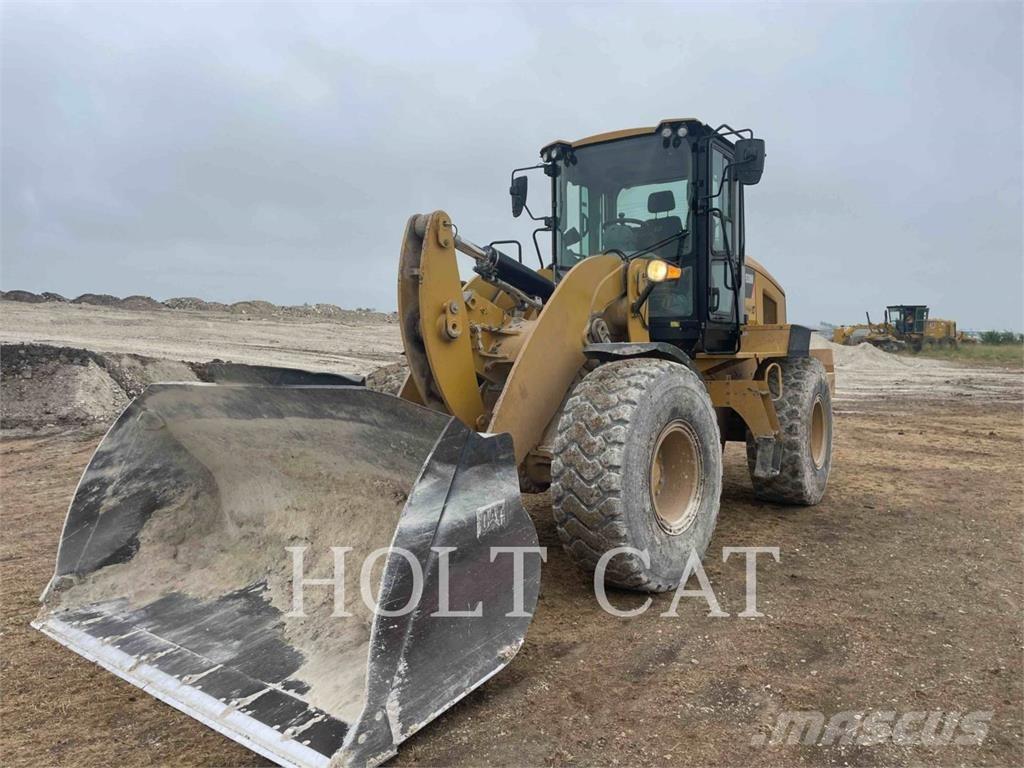 CAT 938M Фронтальные погрузчики