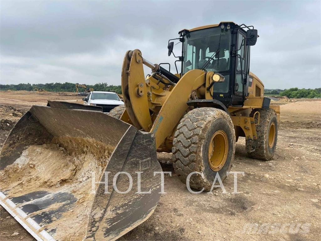 CAT 938M Фронтальные погрузчики