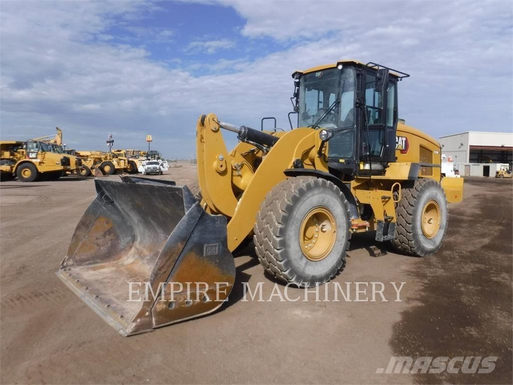 CAT 938M Фронтальные погрузчики