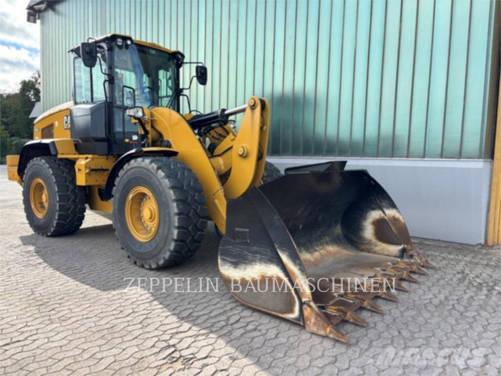 CAT 938M Фронтальные погрузчики