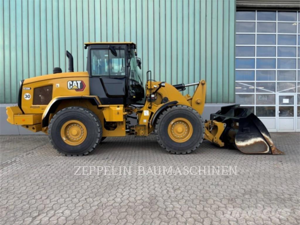 CAT 938M Фронтальные погрузчики