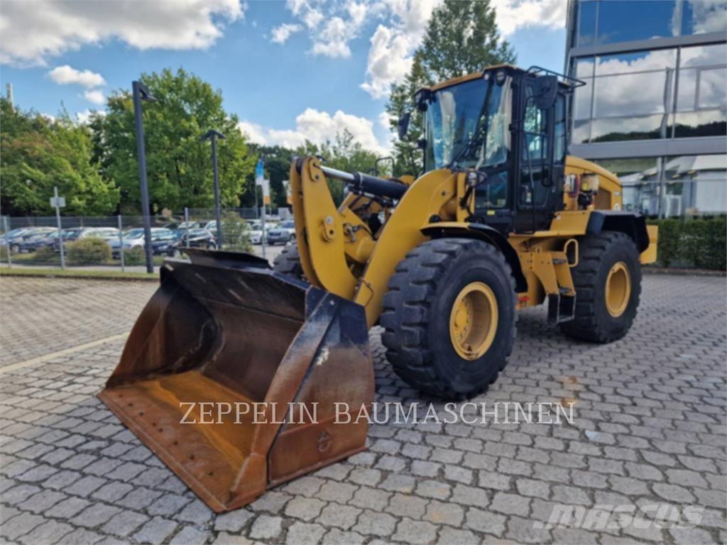 CAT 938M Фронтальные погрузчики