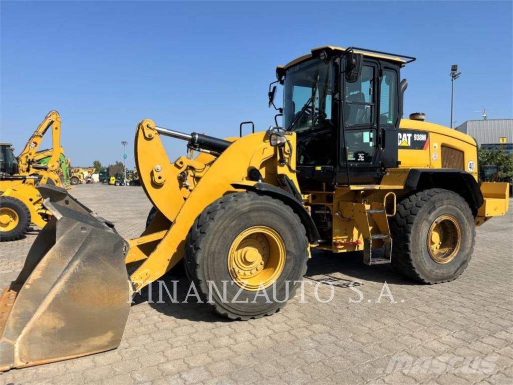 CAT 938M Фронтальные погрузчики