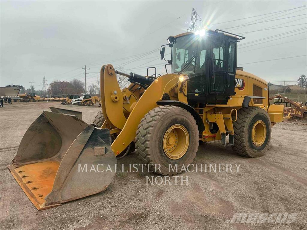 CAT 938M Фронтальные погрузчики
