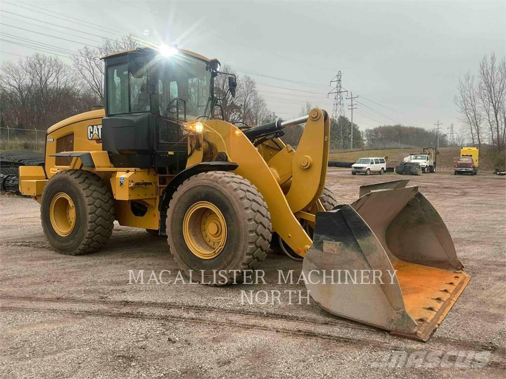 CAT 938M Фронтальные погрузчики
