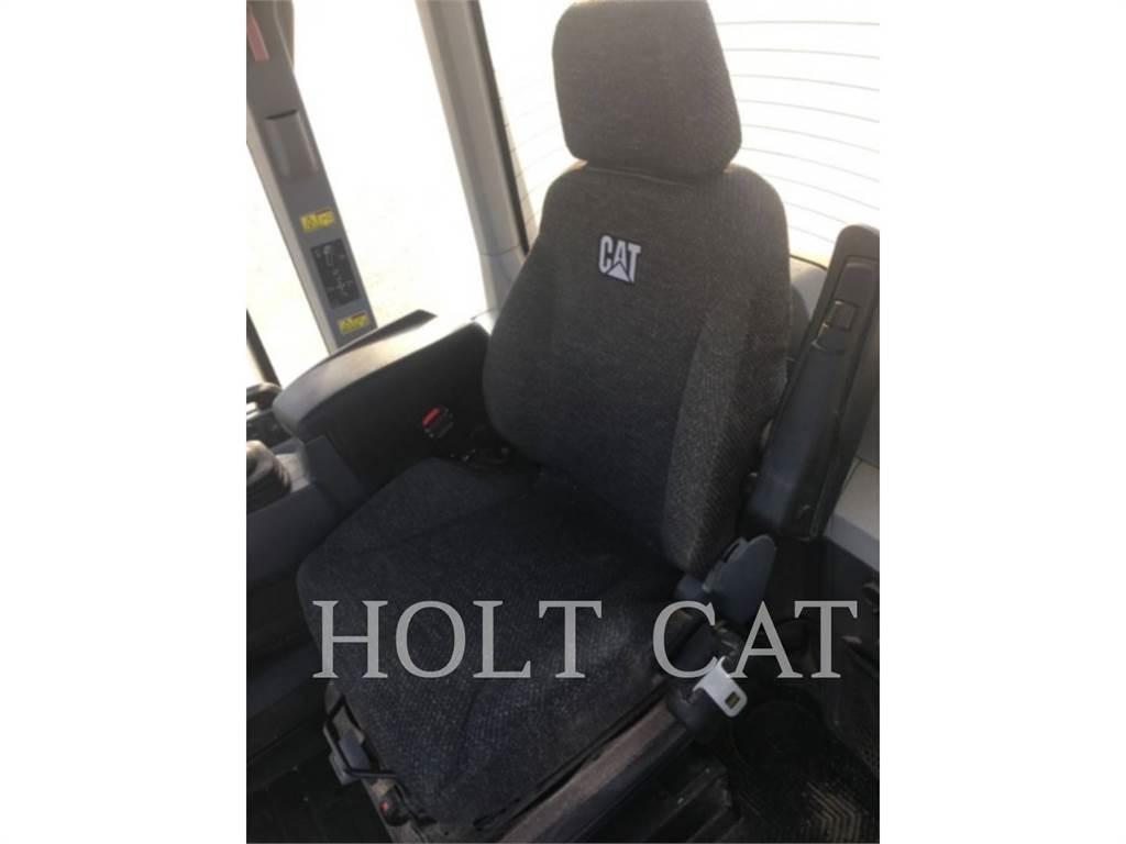 CAT 938M Фронтальные погрузчики