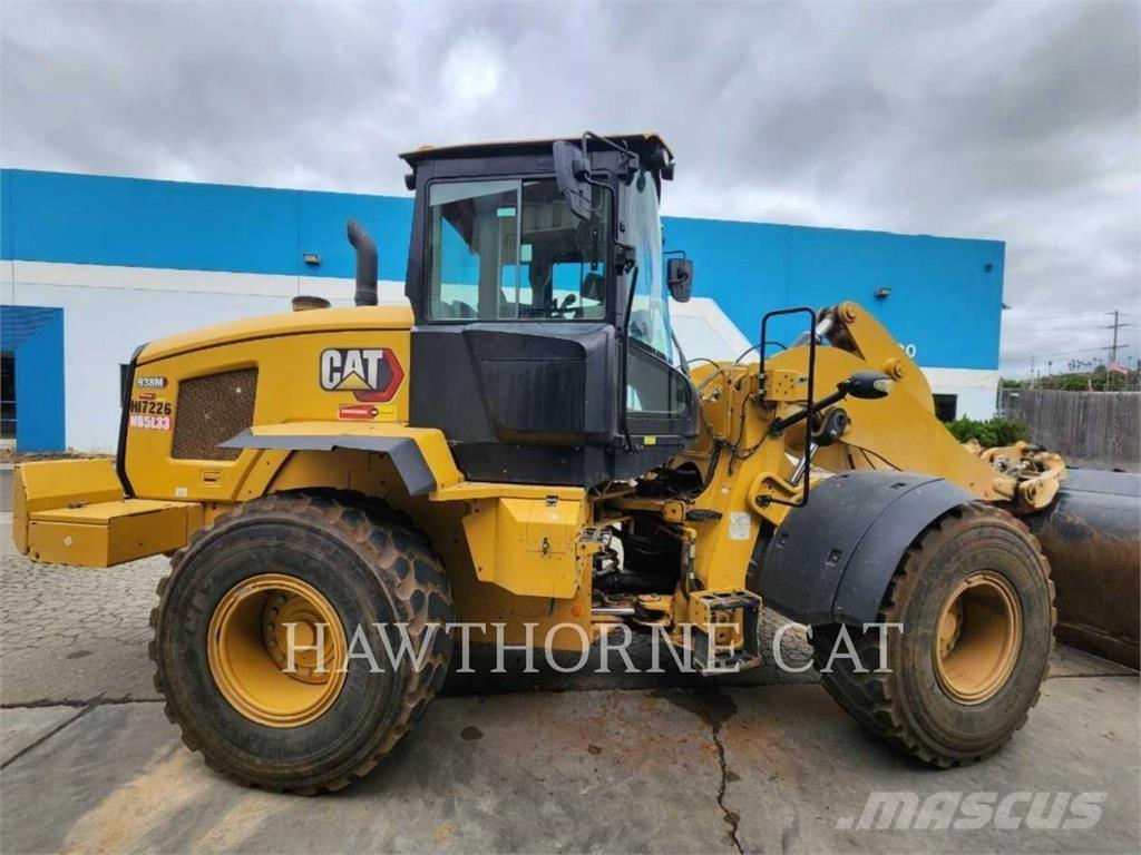 CAT 938M Фронтальные погрузчики