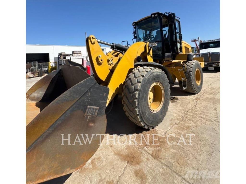 CAT 938M Фронтальные погрузчики