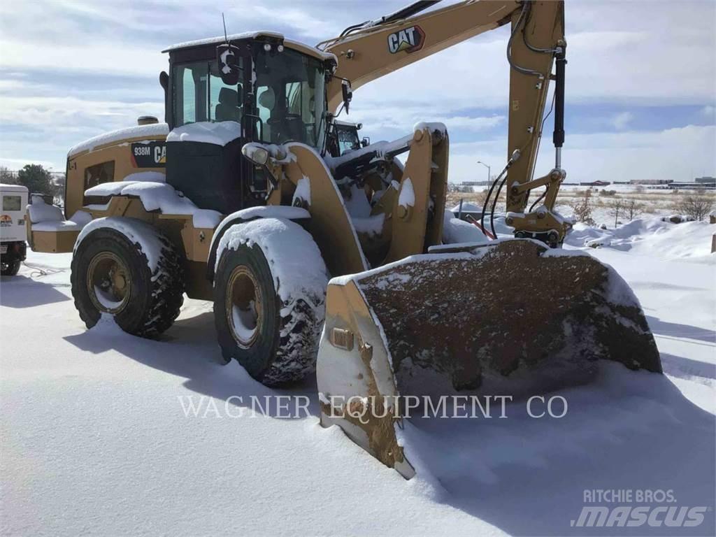 CAT 938M Фронтальные погрузчики
