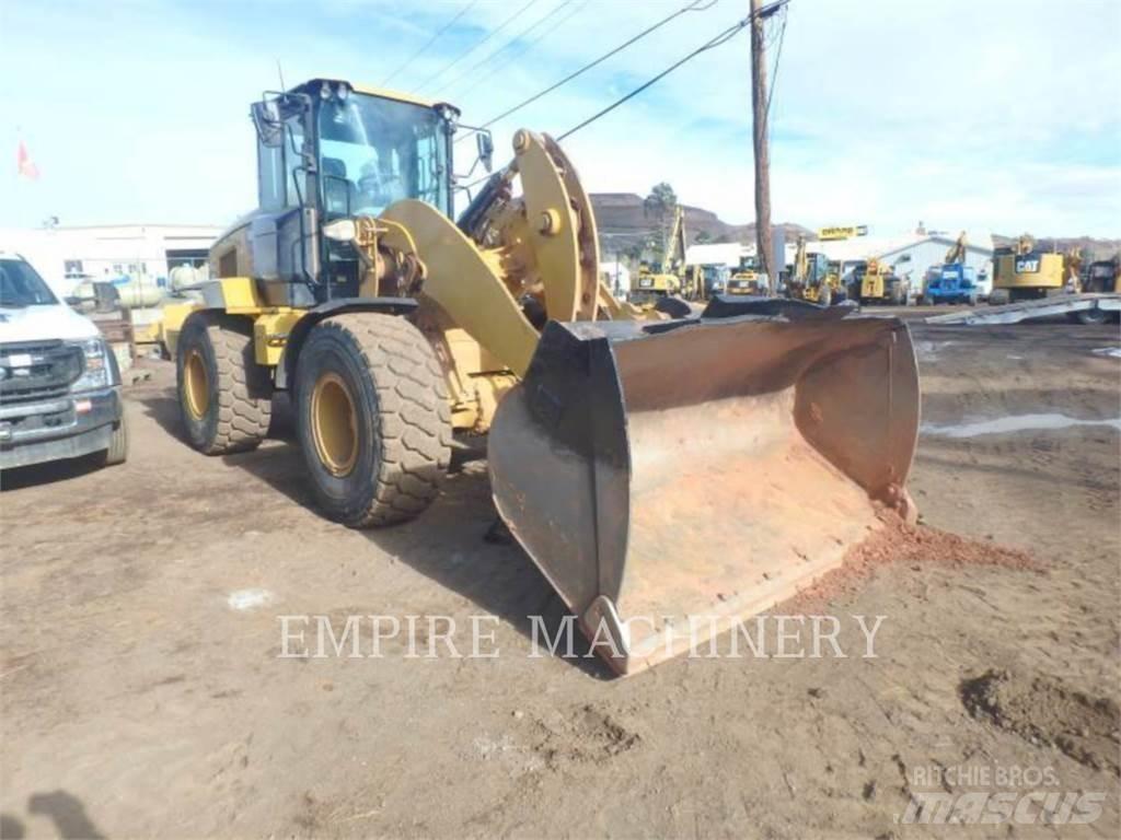 CAT 938M FC Фронтальные погрузчики