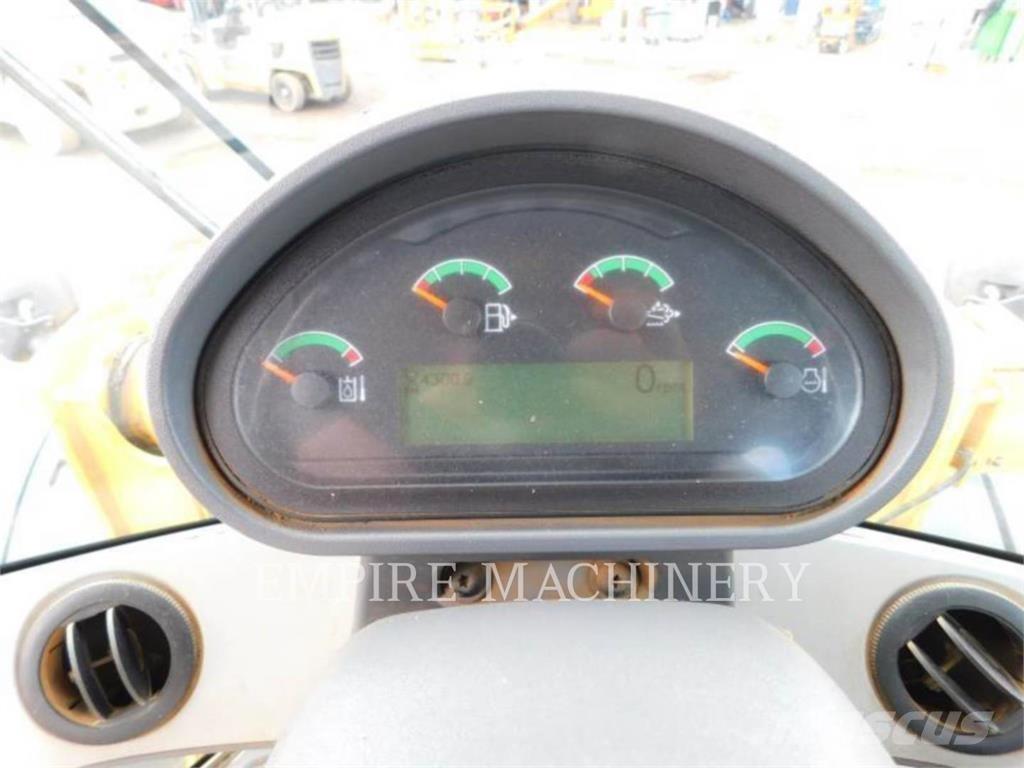 CAT 938M FC Фронтальные погрузчики