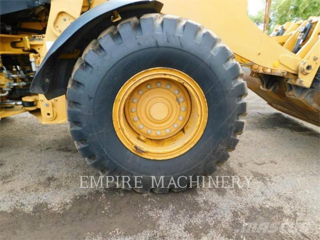 CAT 938M FC Фронтальные погрузчики
