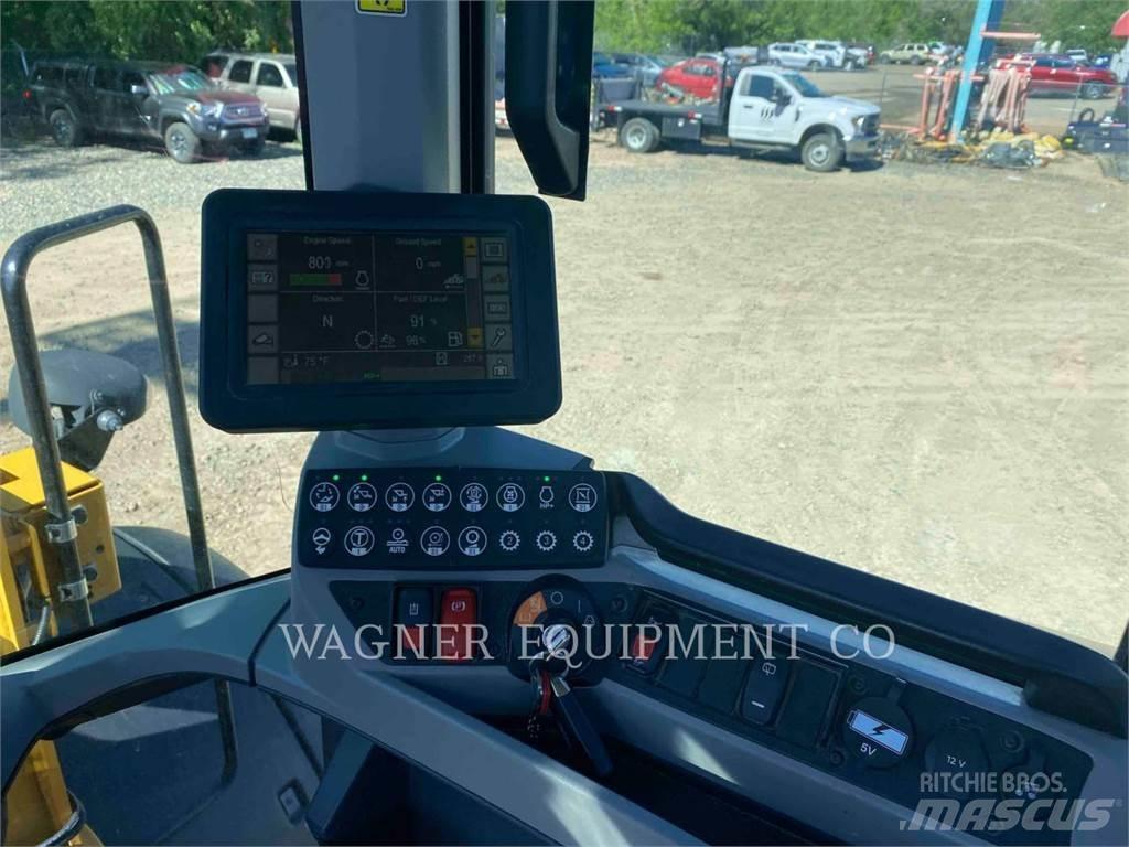 CAT 938M FC Фронтальные погрузчики