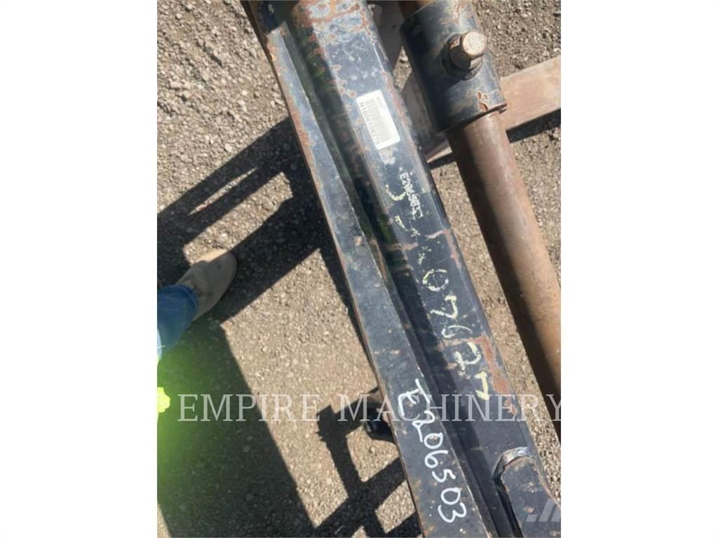 CAT 938M FC FK Паллетные вилы для фронтальных погрузчиков