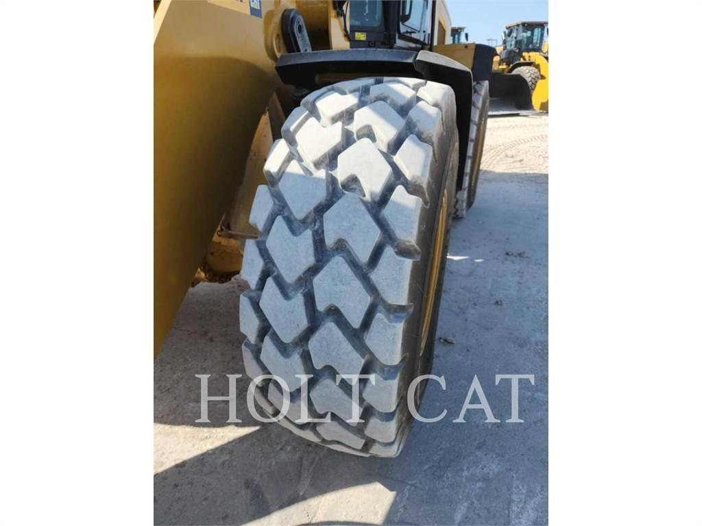 CAT 938M QC Фронтальные погрузчики