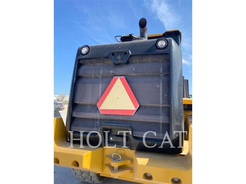 CAT 938M QC Фронтальные погрузчики