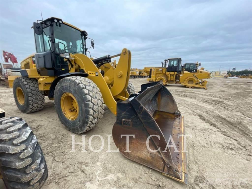 CAT 938M QC Фронтальные погрузчики