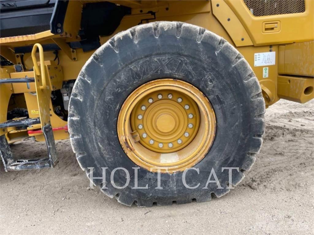 CAT 938M QC Фронтальные погрузчики