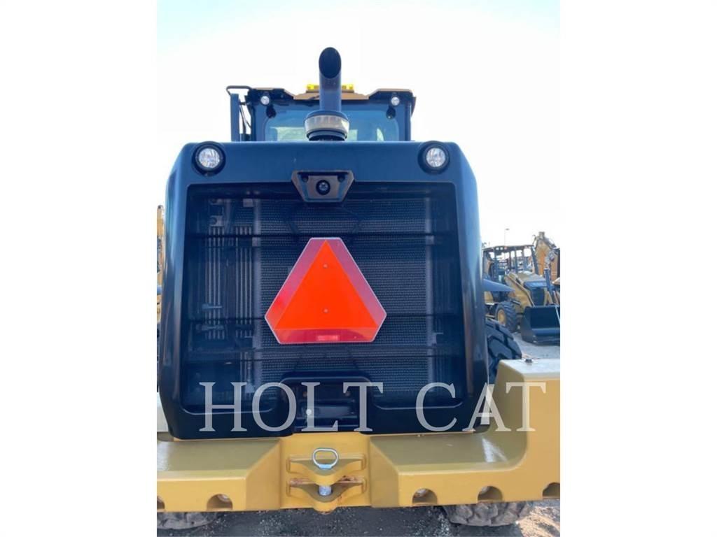 CAT 938M QC Фронтальные погрузчики