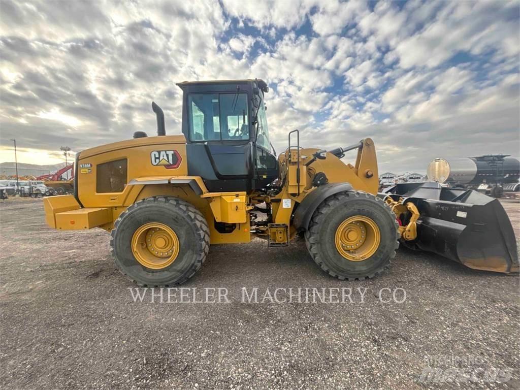 CAT 938M QC Фронтальные погрузчики