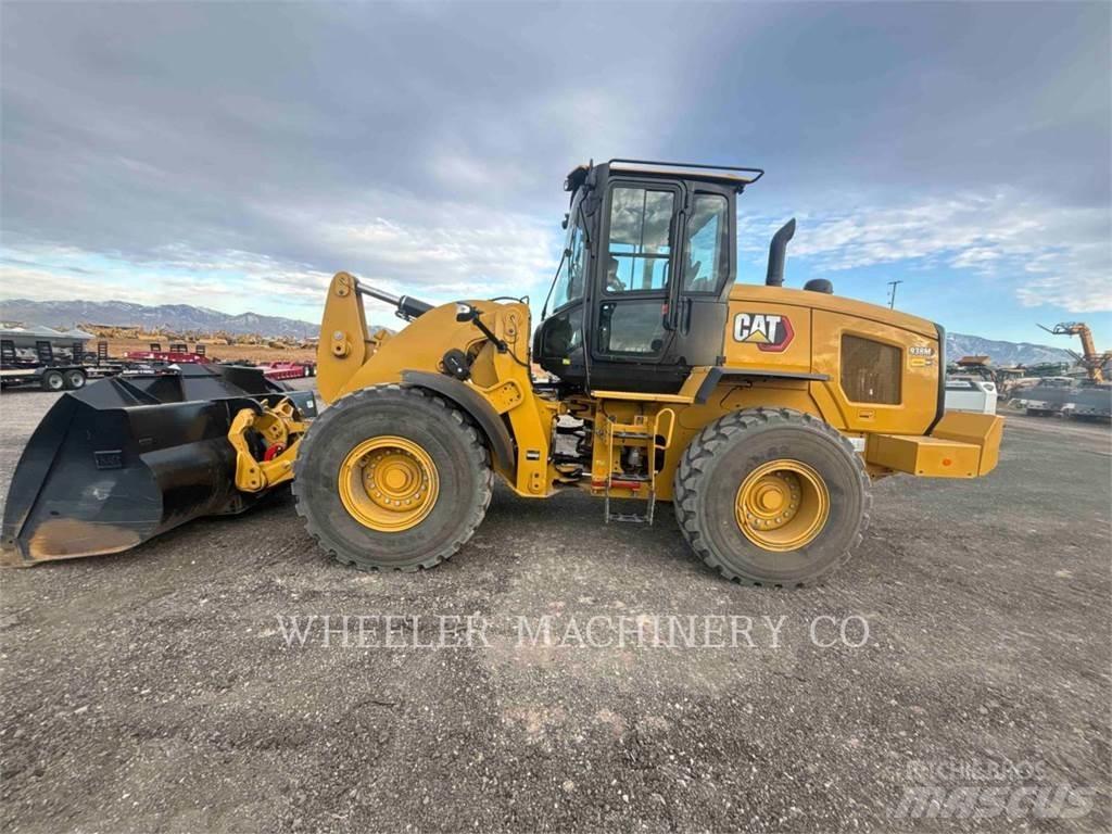 CAT 938M QC Фронтальные погрузчики