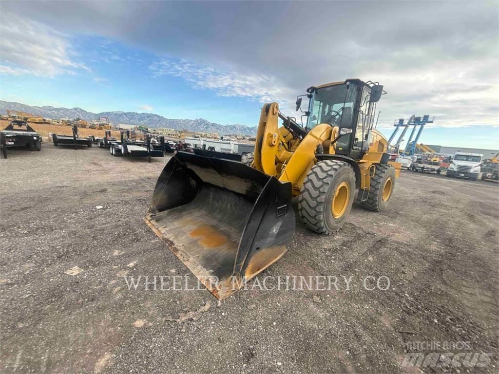 CAT 938M QC Фронтальные погрузчики