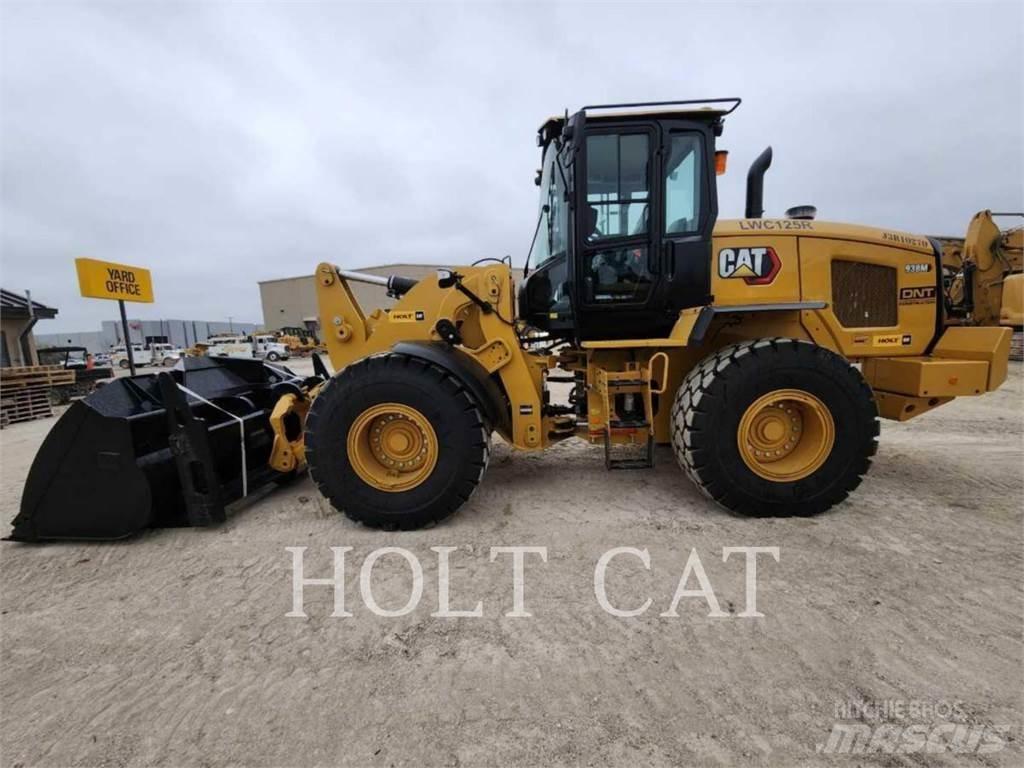 CAT 938M QC Фронтальные погрузчики