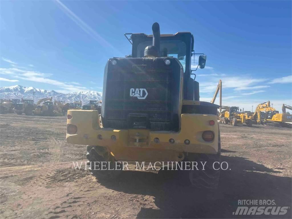 CAT 938M QC Фронтальные погрузчики