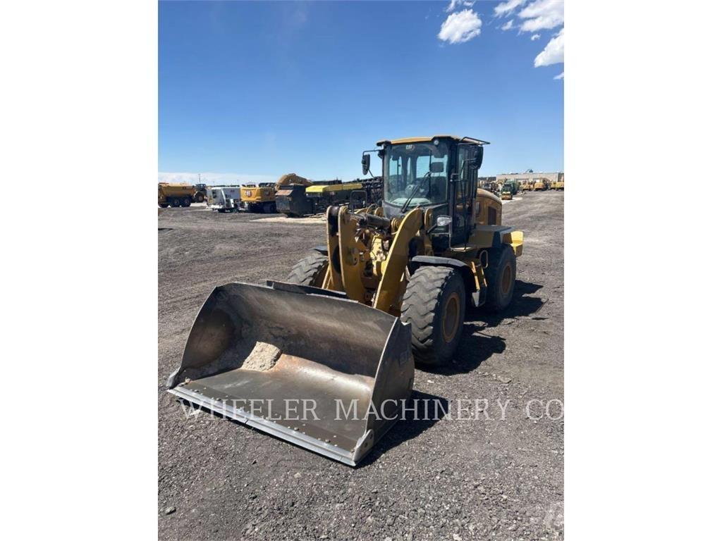 CAT 938M QC Фронтальные погрузчики