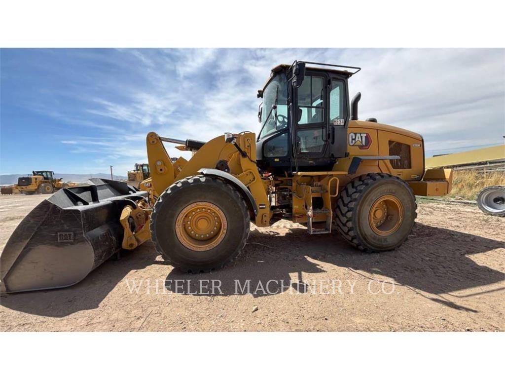 CAT 938M QC Фронтальные погрузчики