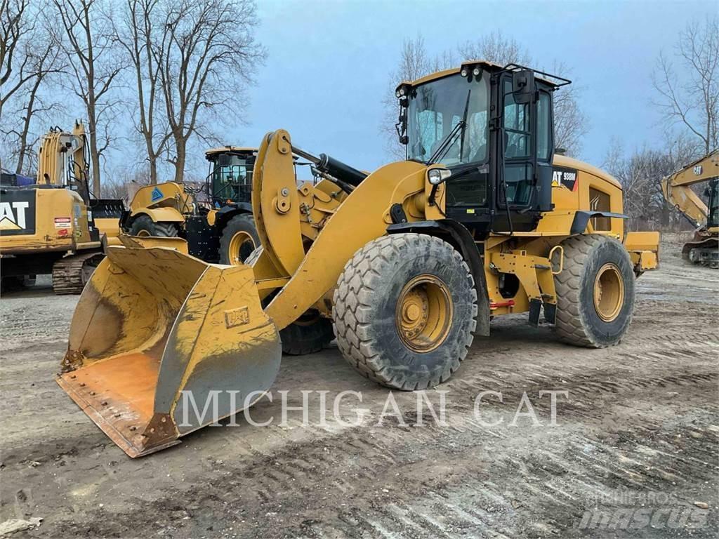 CAT 938M R+ Фронтальные погрузчики
