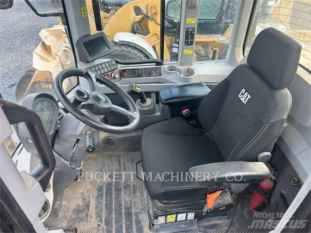 CAT 938M3V28QC Фронтальные погрузчики
